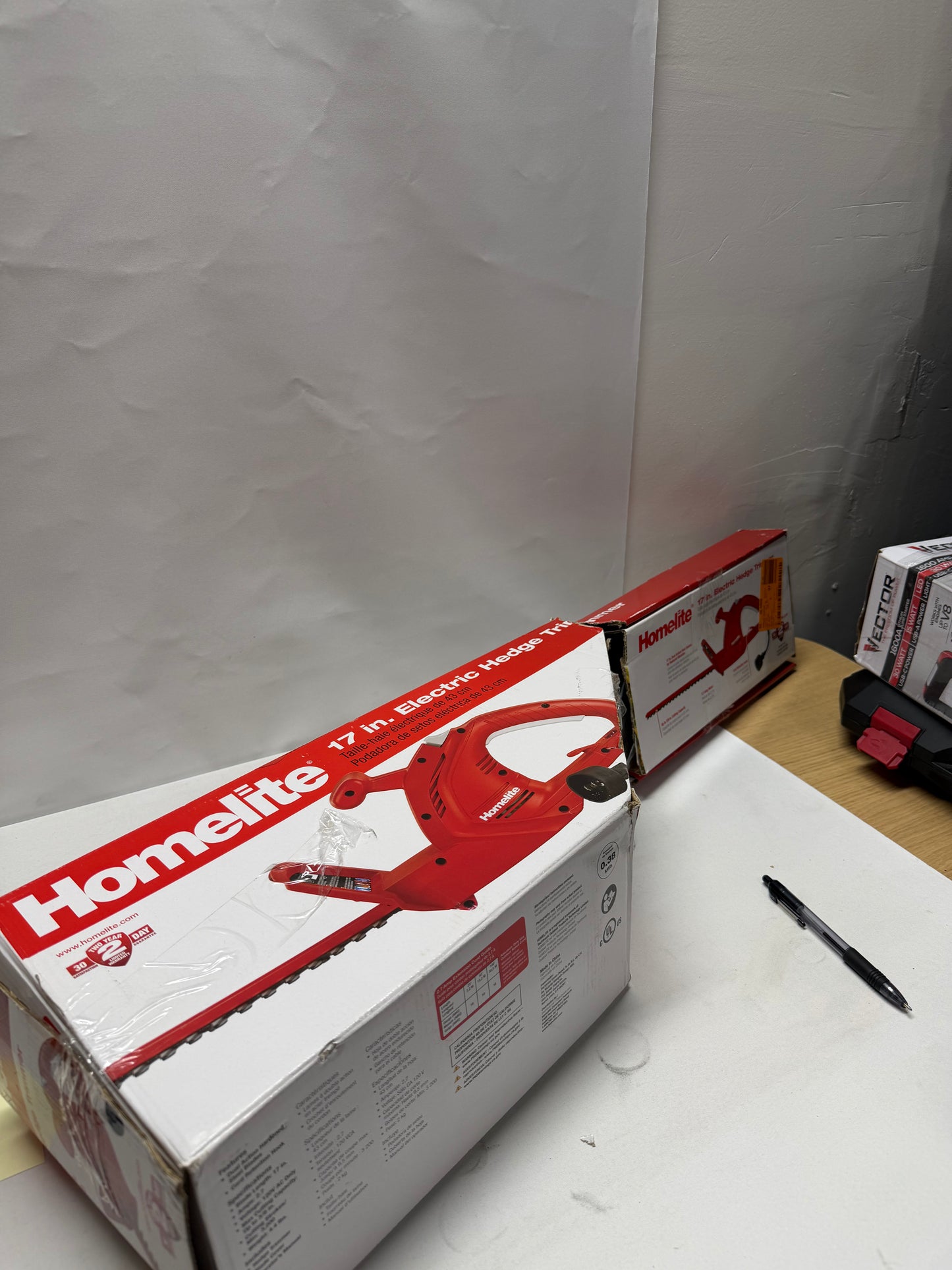 Homelite 17" 2.7 AMP Electric Hedge Trimmer